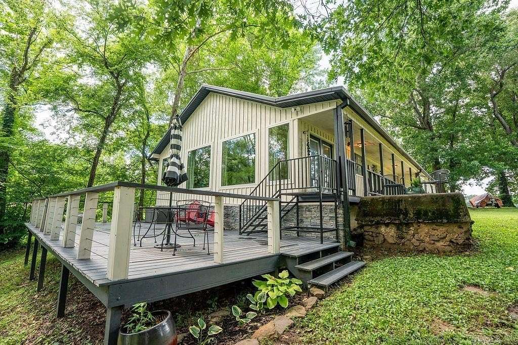 1.5 Acres of Land with Home for Sale in Pangburn, Arkansas