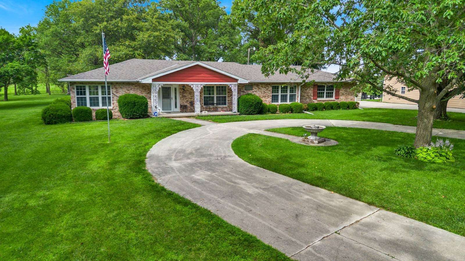 39 Acres of Land with Home for Sale in Red Oak, Iowa