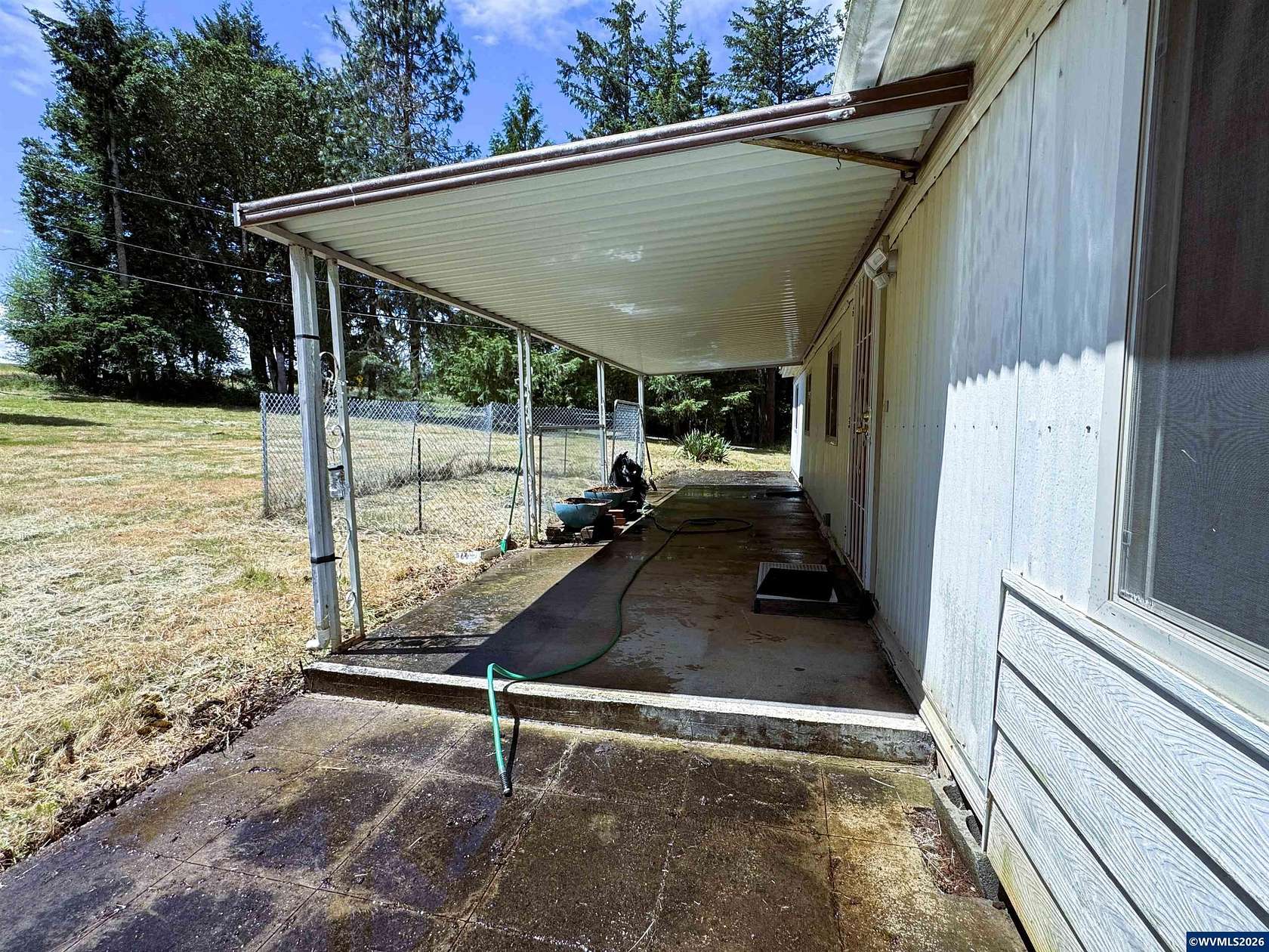 5.1 Acres of Land with Home for Sale in Sweet Home, Oregon