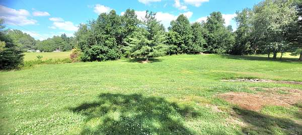 5.1 Acres of Land with Home for Sale in Greenbrier, Tennessee