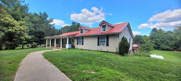 5.1 Acres of Land with Home for Sale in Greenbrier, Tennessee