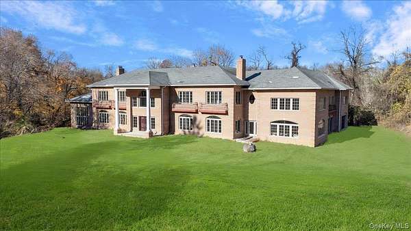 15.8 Acres of Recreational Land with Home for Sale in Old Brookville, New York