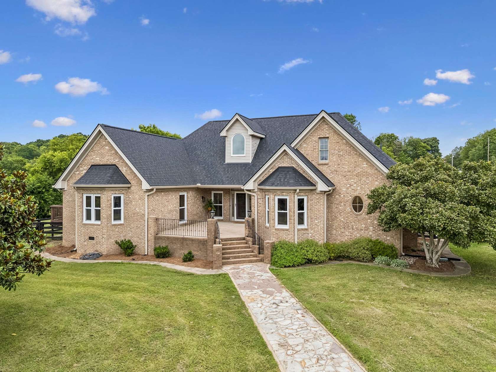 5 Acres of Land with Home for Sale in Franklin, Tennessee