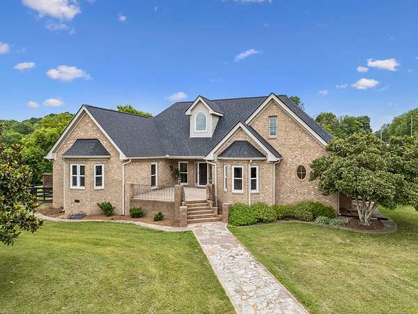 5 Acres of Land with Home for Sale in Franklin, Tennessee