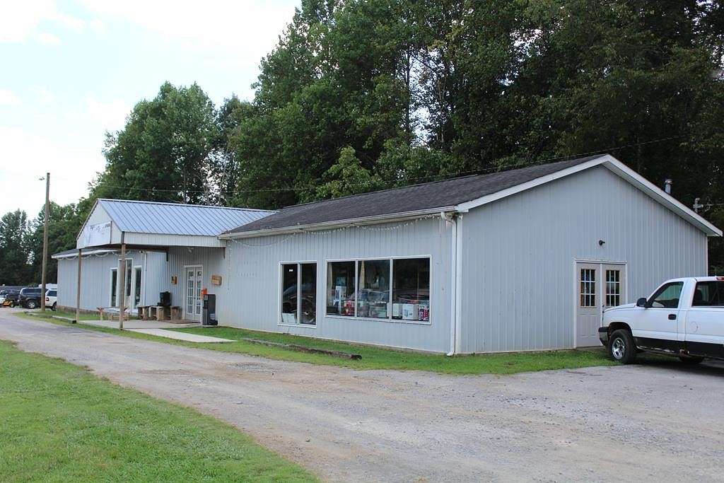 2 Acres of Improved Commercial Land for Sale in Gainesboro, Tennessee