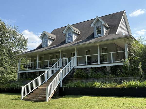 25 Acres of Land with Home for Sale in Lebanon, Tennessee