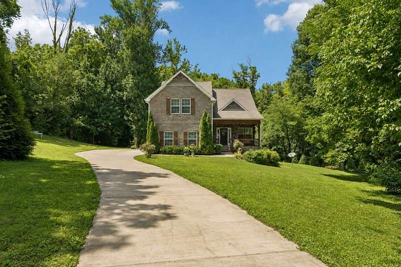 1.6 Acres of Land with Home for Sale in Columbia, Tennessee