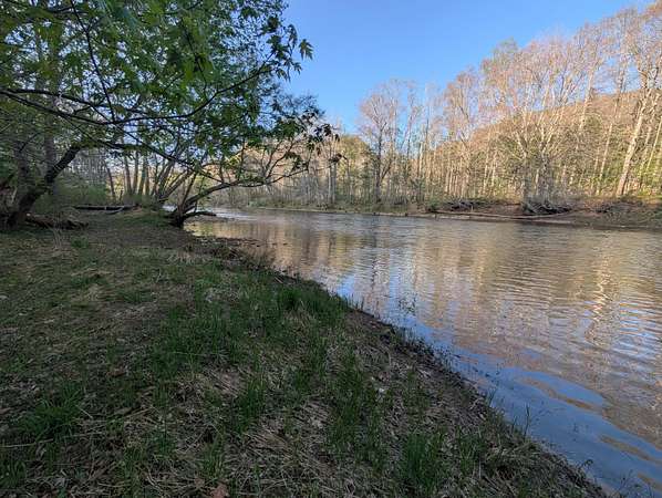 1 Acre of Residential Land for Sale in Lewisburg, West Virginia