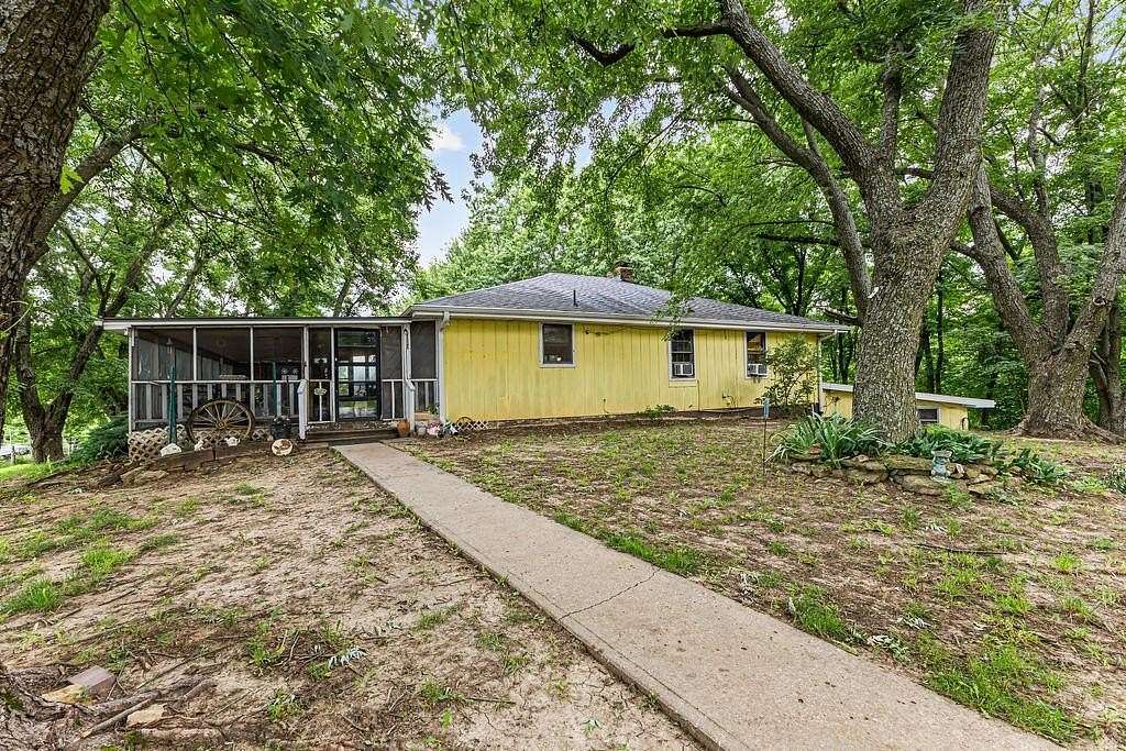 19.6 Acres of Land with Home for Sale in St. Joseph, Missouri