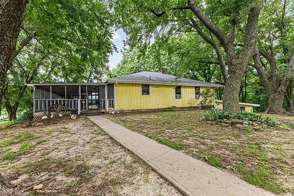19.6 Acres of Land with Home for Sale in St. Joseph, Missouri