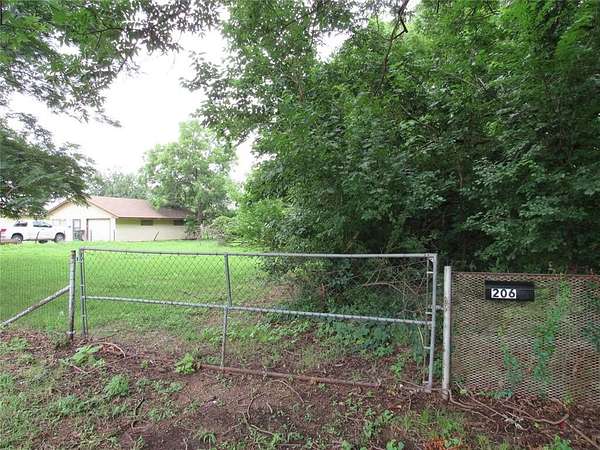 0.32 Acres of Residential Land for Sale in Pauls Valley, Oklahoma