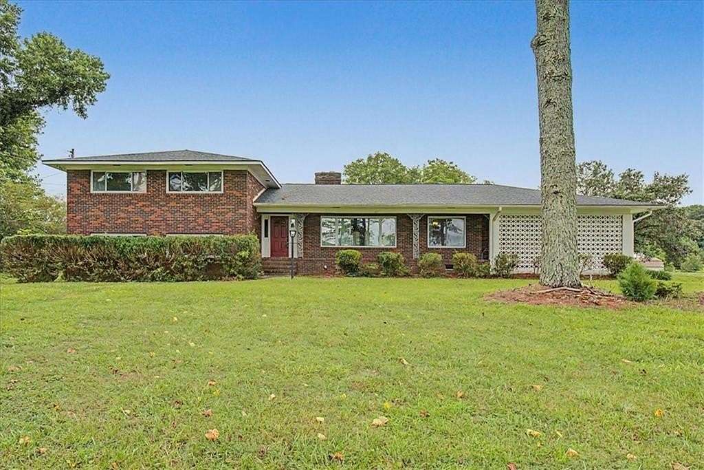 4 Acres of Land with Home for Sale in Cedartown, Georgia
