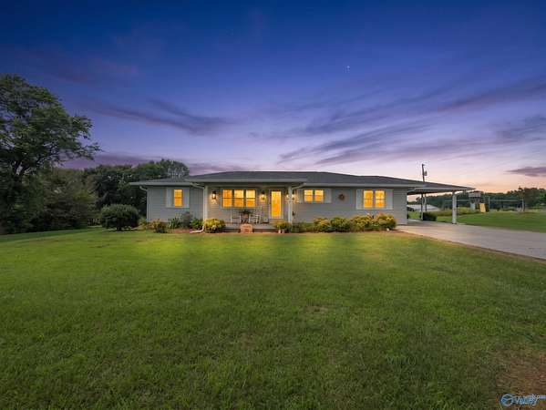 42.8 Acres of Land with Home for Sale in Crossville, Alabama