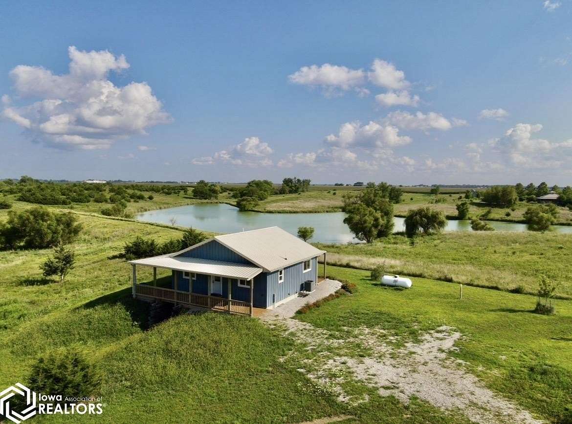 7.4 Acres of Land with Home for Sale in Fairfield, Iowa
