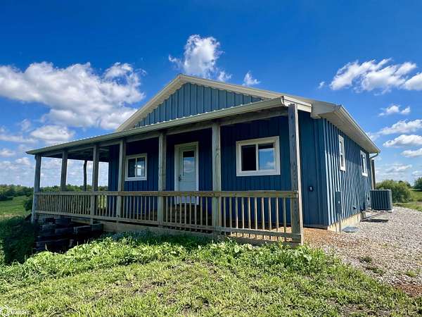 7.4 Acres of Land with Home for Sale in Fairfield, Iowa