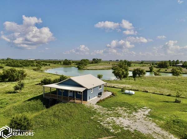 7.4 Acres of Land with Home for Sale in Fairfield, Iowa