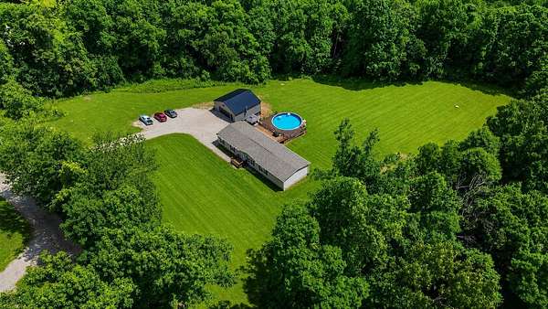 5.19 Acres of Land with Home for Sale in Mount Vernon, Kentucky