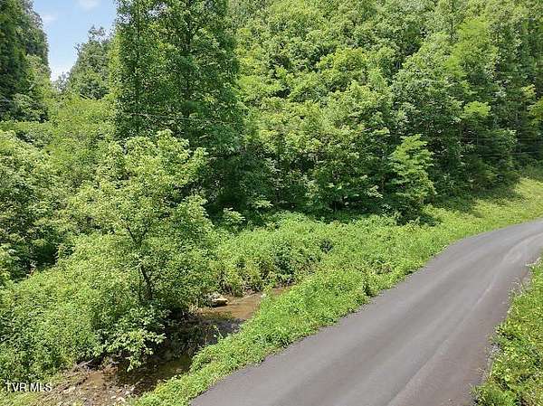 8 Acres of Residential Land for Sale in Castlewood, Virginia