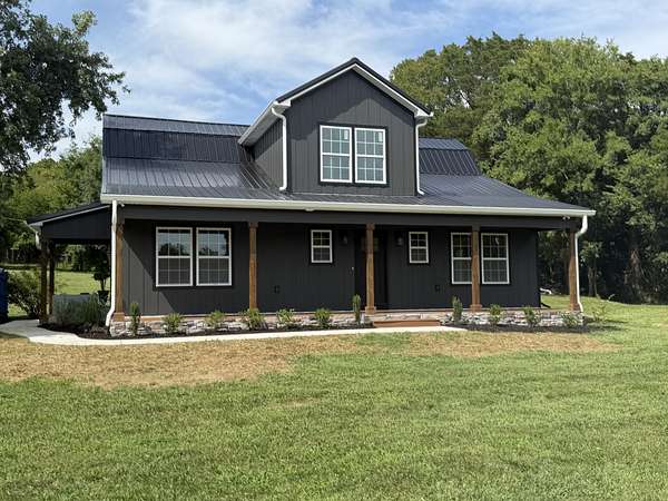 7.22 Acres of Land with Home for Sale in Watertown, Tennessee