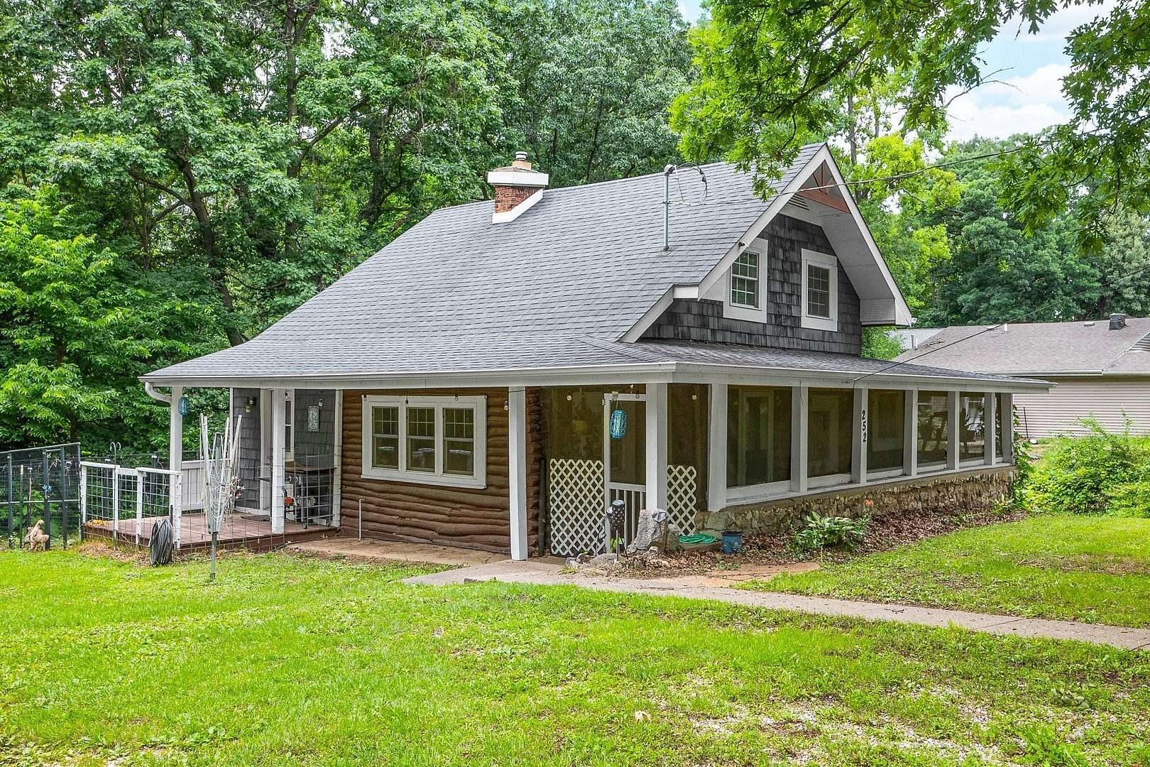 1.6 Acres of Land with Home for Sale in Creve Coeur, Illinois