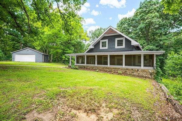 1.6 Acres of Land with Home for Sale in Creve Coeur, Illinois