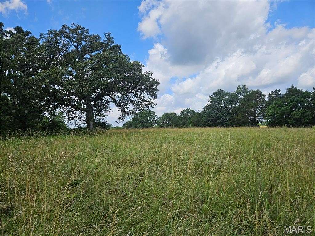 60.9 Acres of Land for Sale in Pinckneyville, Illinois