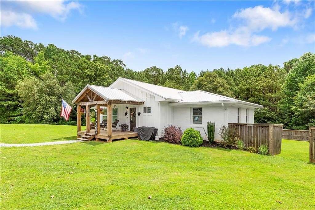 9 Acres of Land with Home for Sale in Rockmart, Georgia