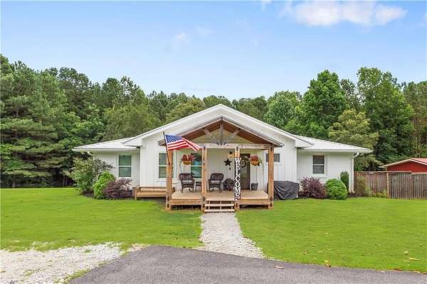9 Acres of Land with Home for Sale in Rockmart, Georgia