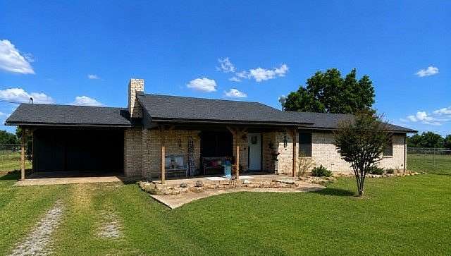 1.9 Acres of Land with Home for Sale in Ivanhoe, Texas