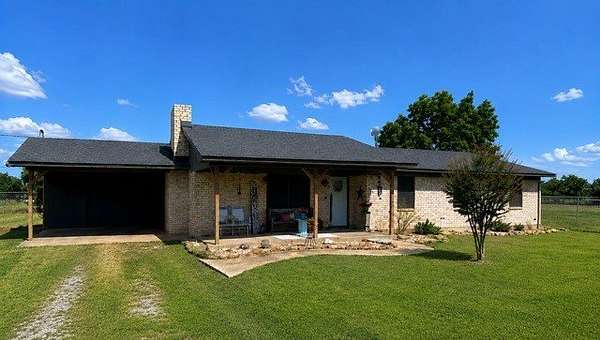 1.9 Acres of Land with Home for Sale in Ivanhoe, Texas