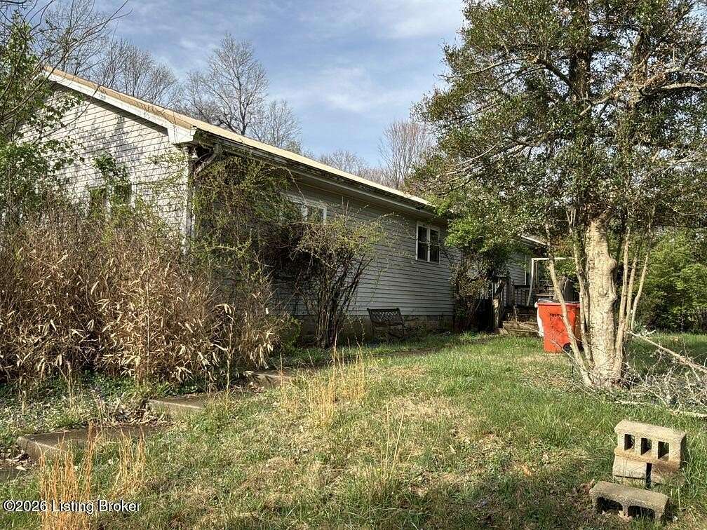 1.55 Acres of Land with Home for Sale in Elizabethtown, Kentucky