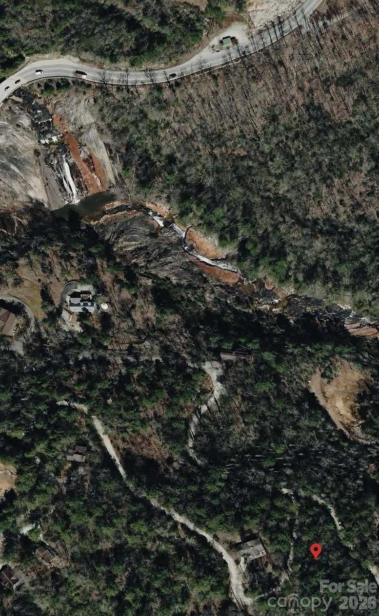 1 Acre of Residential Land for Sale in Lake Toxaway, North Carolina