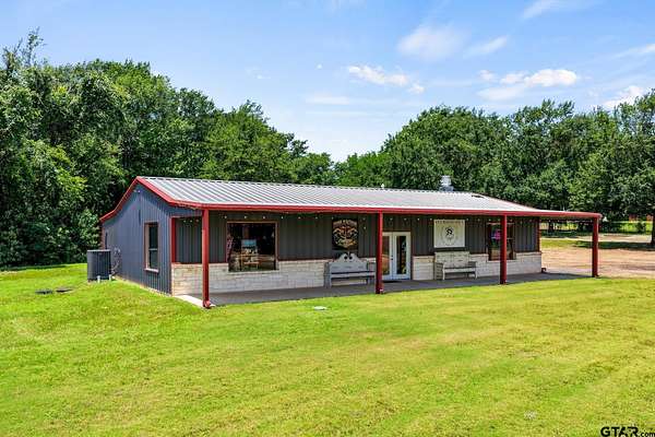 2.4 Acres of Improved Mixed-Use Land for Sale in Pittsburg, Texas