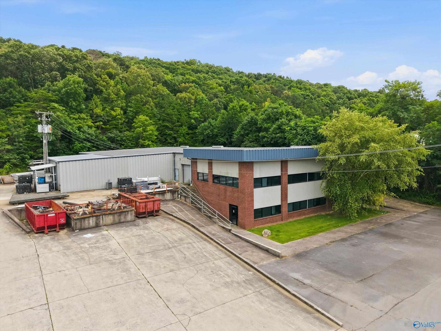 3.29 Acres of Improved Commercial Land for Sale in Guntersville, Alabama