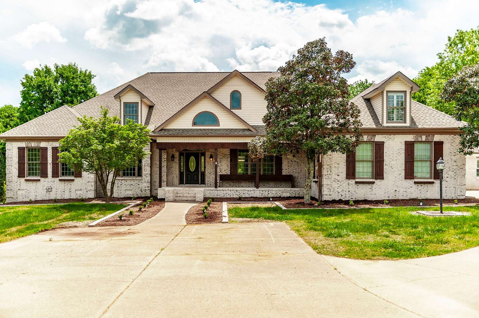 6 Acres of Land with Home for Lease in Columbia, Tennessee