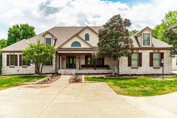 6 Acres of Land with Home for Lease in Columbia, Tennessee