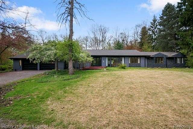 1.55 Acres of Land with Home for Sale in Farmington Hills, Michigan