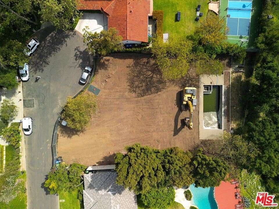 0.3 Acres of Residential Land for Sale in Pacific Palisades, California