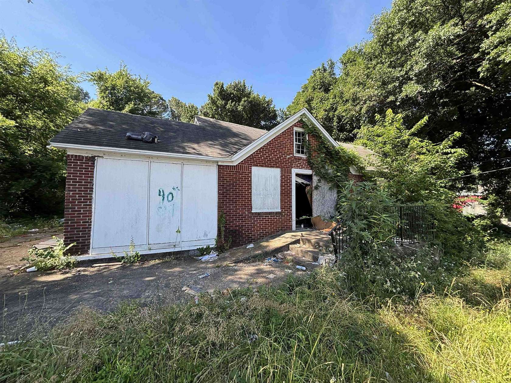 0.55 Acres of Mixed-Use Land for Sale in Memphis, Tennessee