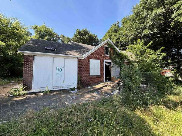 0.55 Acres of Mixed-Use Land for Sale in Memphis, Tennessee