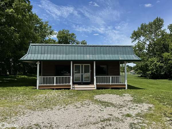 0.94 Acres of Commercial Land for Sale in Fairfield, Iowa