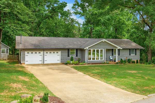 1.6 Acres of Land with Home for Sale in Chattanooga, Tennessee