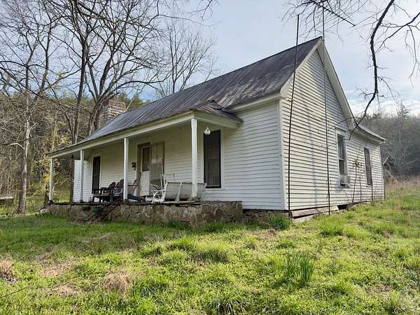 107 Acres of Land with Home for Sale in Woodbury, Tennessee