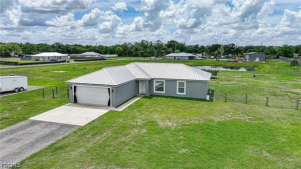 1.55 Acres of Land with Home for Sale in Arcadia, Florida