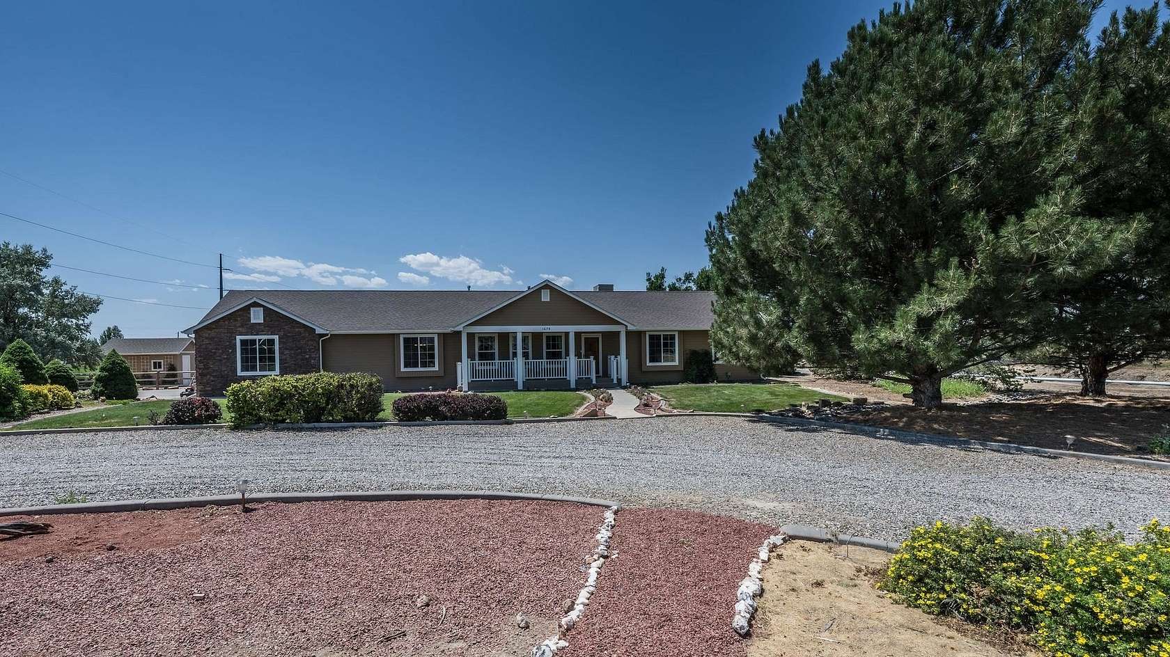 5.1 Acres of Land with Home for Sale in Loma, Colorado