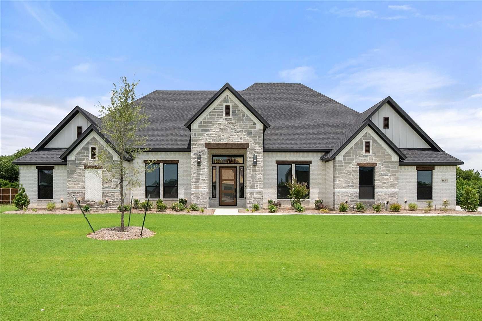 1.59 Acres of Land with Home for Sale in Midlothian, Texas