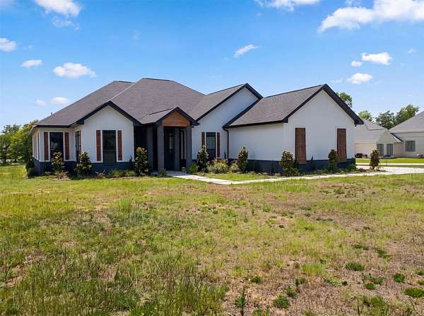 2.1 Acres of Land with Home for Sale in Farmerville, Louisiana