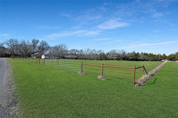 10.8 Acres of Land for Sale in Farmersville, Texas