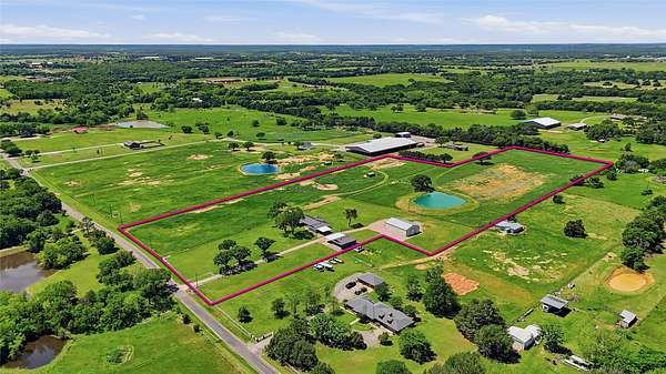 14.5 Acres of Land with Home for Sale in Whitesboro, Texas