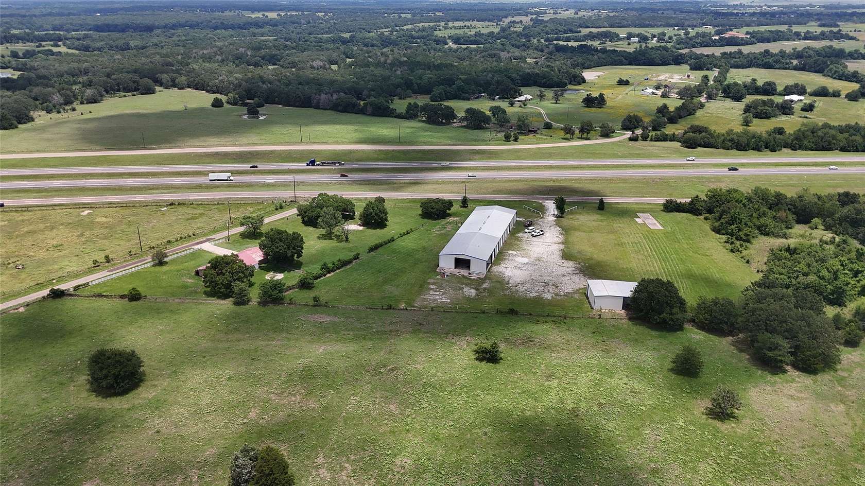 5.7 Acres of Residential Land for Sale in Fairfield, Texas